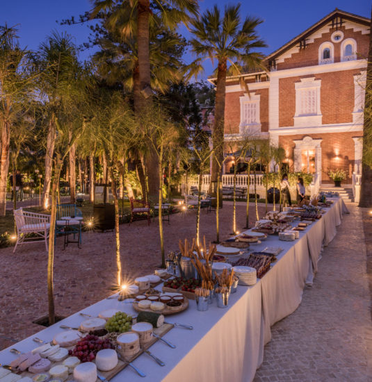 Palacio del Limonar hace realidad el sueño de “una boda irrepetible ”, elegante , mágica y sobre todo única.